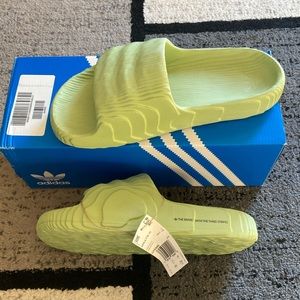 NWT Men’s Adidas Adilette Slides